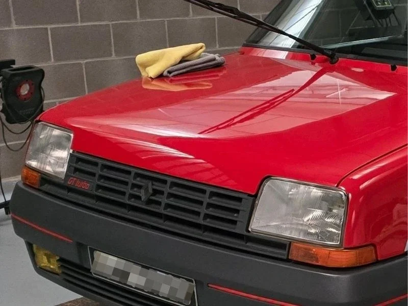 Renault 5 polit de carrosseria Knet Detail