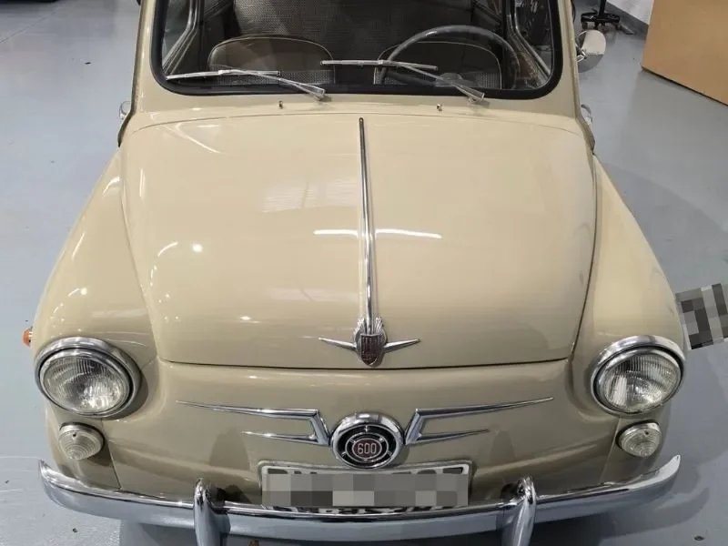 Seat-600-davant Knet Detail